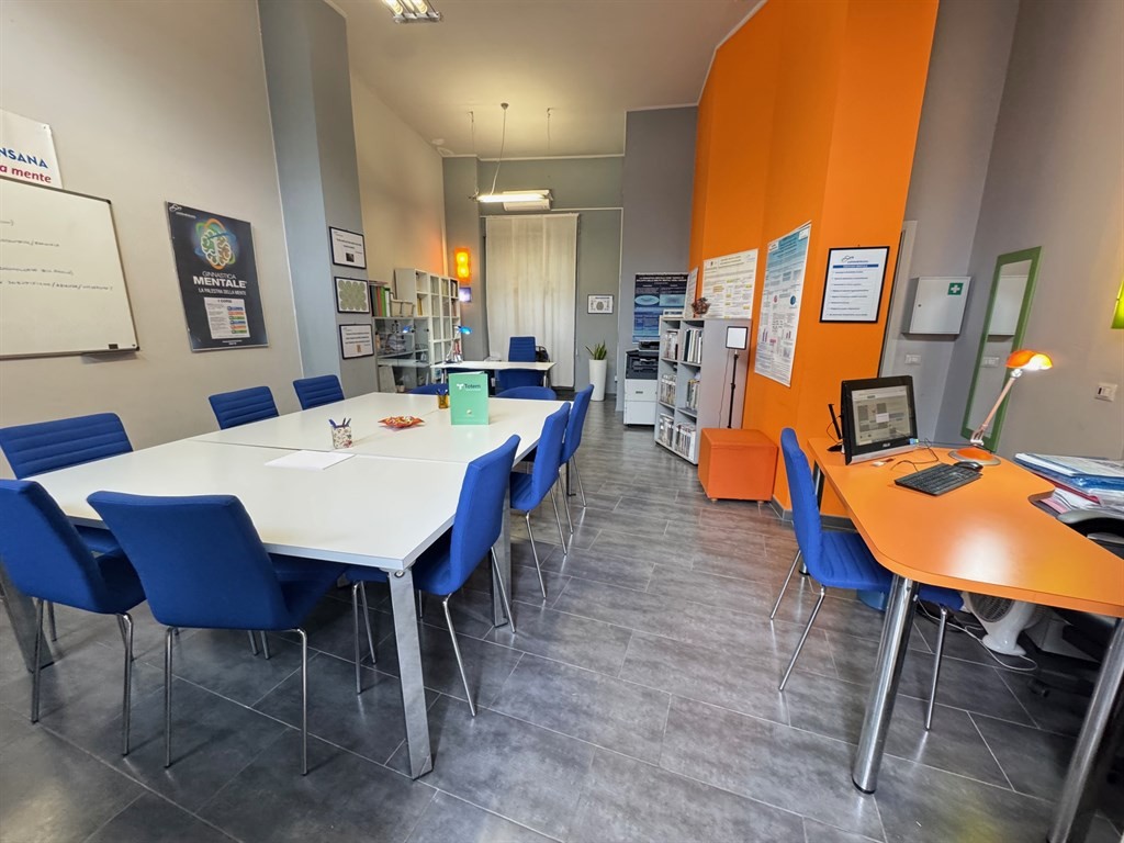 Monza San Biagio - VENDESI UFFICIO