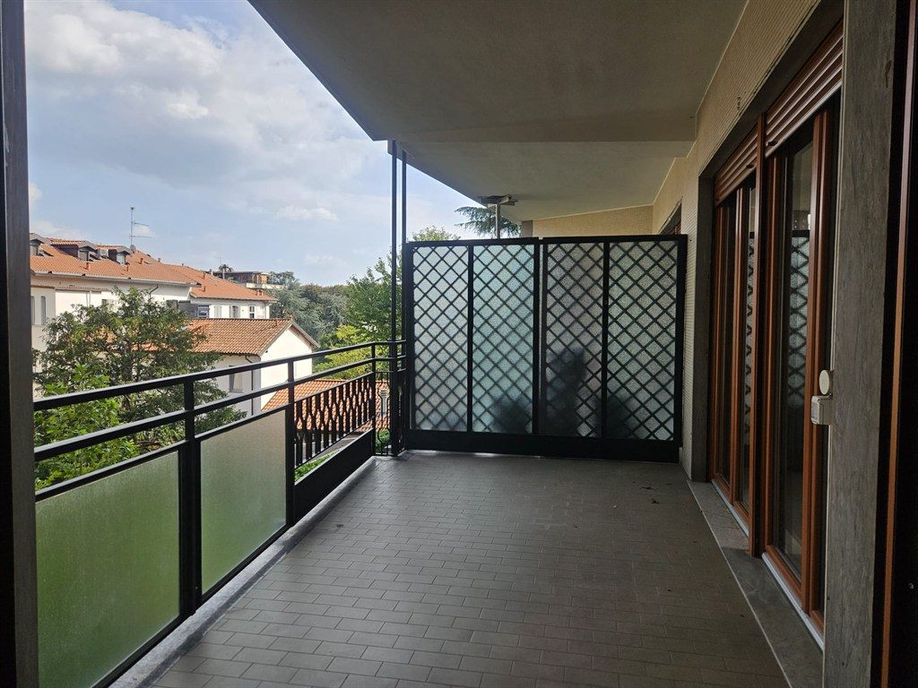 MONZA PARCO - AFFITTASI APPARTAMENTO 5 LOCALI