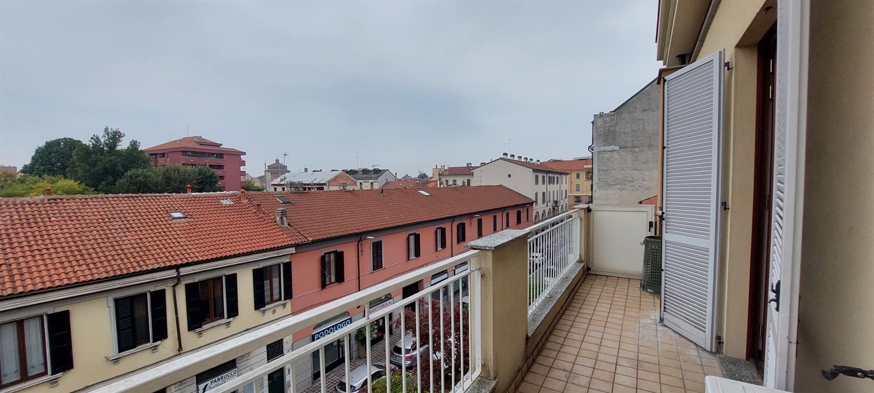 MONZA - ottimo bilocale arredato e con box