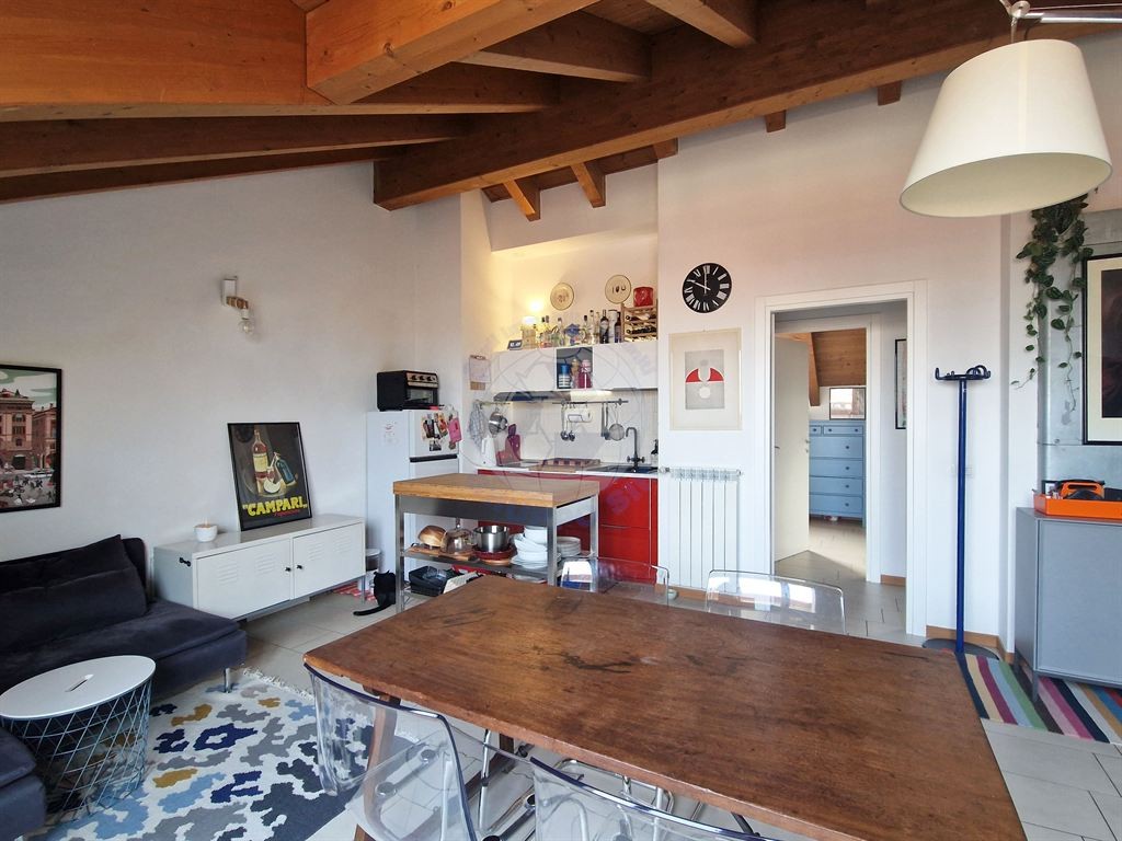 Mansarda di due locali NON ARREDATA in centro Monza