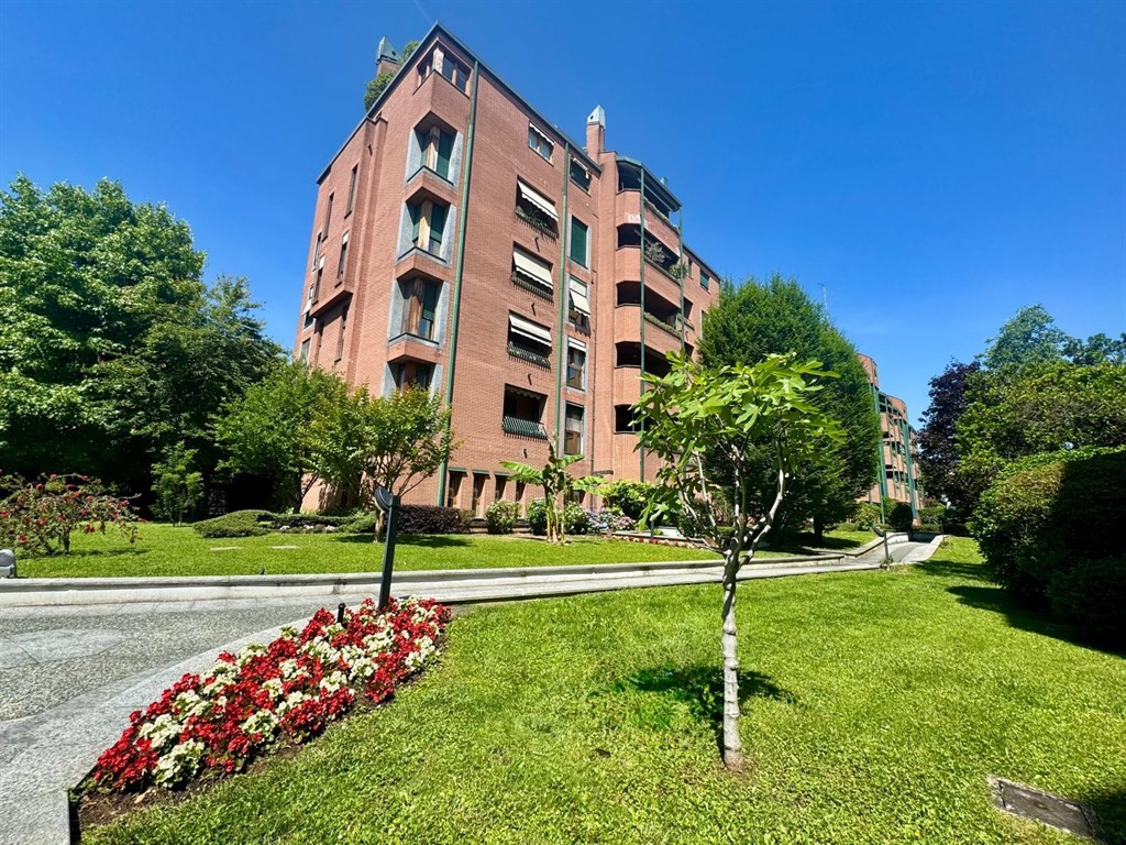 Monza San Biagio - AFFITTASI ufficio prestigioso